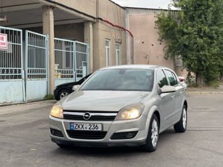 Opel Astra foto 1