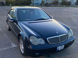 Mercedes C-Class foto 3