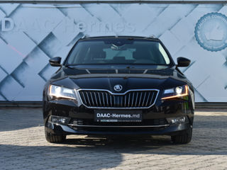 Skoda Superb foto 2