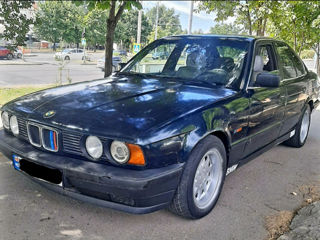 BMW 5 Series foto 2