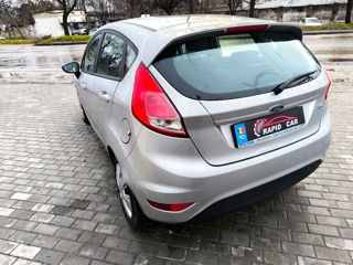 Ford Fiesta foto 5