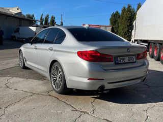 BMW 5 Series foto 4