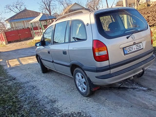 Opel Zafira foto 3