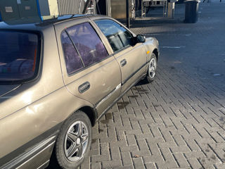 Nissan Sunny foto 6