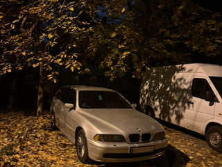 BMW 5 Series foto 6