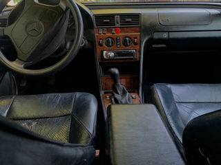 Mercedes C-Class foto 4