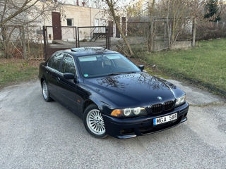 BMW 5 Series foto 3