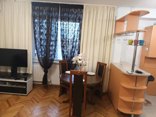 Apartament cu 2 camere, 56 m², Centru, Chișinău foto 2