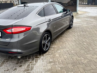 Ford Fusion foto 4