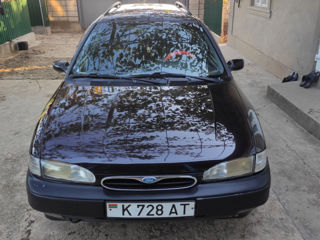 Ford Mondeo foto 1