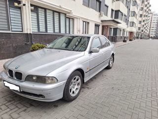 BMW 5 Series foto 3