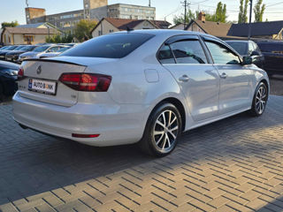 Volkswagen Jetta foto 3