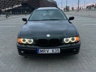 BMW 5 Series foto 10