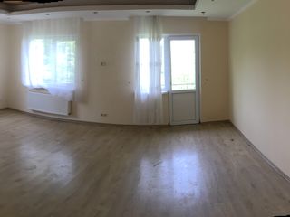 100m2 Chirie pt producere/depozitare (+ balcon lung) foto 5