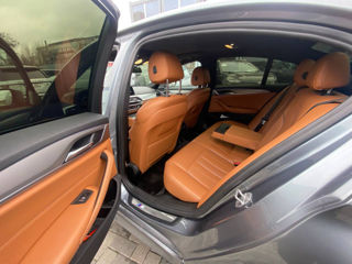 BMW 5 Series foto 18