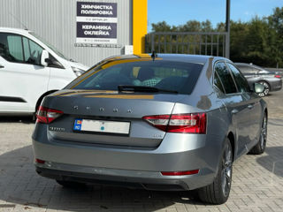 Skoda Superb foto 4