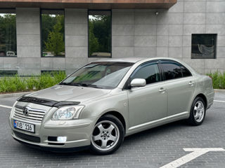 Toyota Avensis foto 2