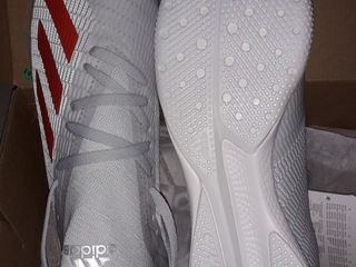Новые бутсы-кроссовки с шипами и новые футзалки мужские Adidas foto 4