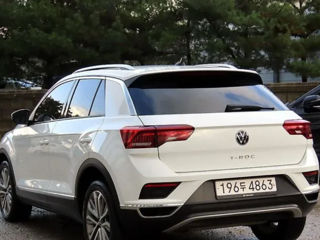 Volkswagen T-Roc foto 2