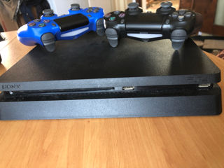 playstation 4 slim 1tb cu doua controale (joystick)