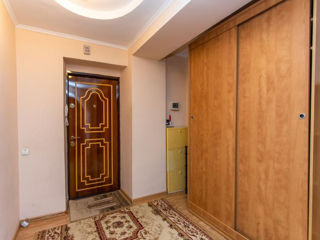 Apartament cu 2 camere, 62 m², Botanica, Chișinău foto 7