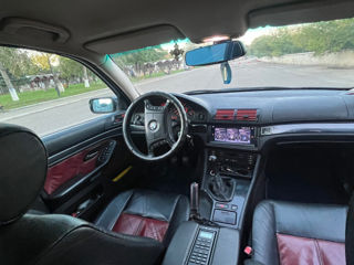 BMW 5 Series foto 4