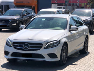 Mercedes C-Class foto 1