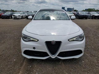 Alfa Romeo Giulia foto 2