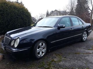 Mercedes E Class foto 1