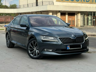 Skoda Superb foto 2