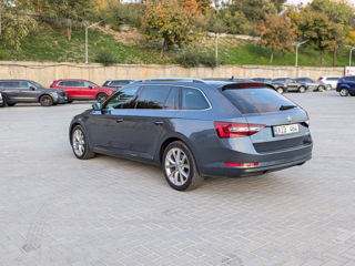 Skoda Superb foto 8