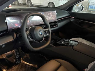 BMW 5 Series фото 3