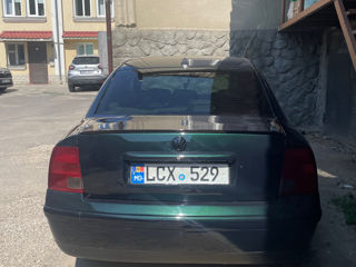 Volkswagen Passat foto 3