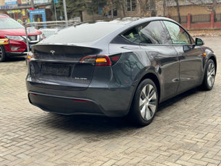 Tesla Model Y foto 13