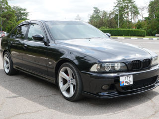 BMW 5 Series foto 3