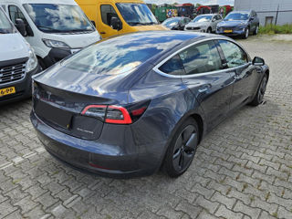 Tesla Model 3 foto 3