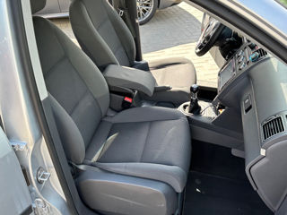 Volkswagen Touran foto 8