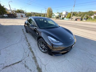 Tesla Model 3 foto 1