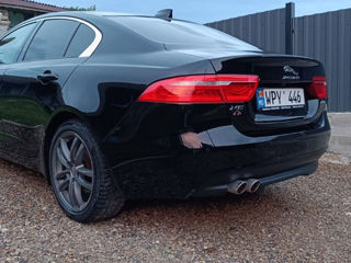 Jaguar XE foto 3