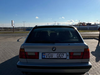 BMW 5 Series foto 3