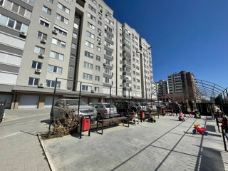 Apartament cu 3 camere, 83 m², Buiucani, Chișinău foto 1