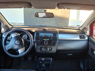 Nissan Versa foto 5