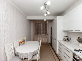 Apartament cu 3 camere, 93 m², Centru, Ialoveni foto 2