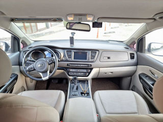 KIA Carnival foto 4