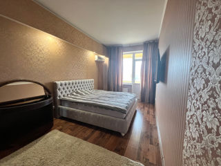 Apartament cu 2 camere, 90 m², Botanica, Chișinău foto 1