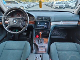 BMW 5 Series foto 8