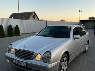 Mercedes E-Class foto 4