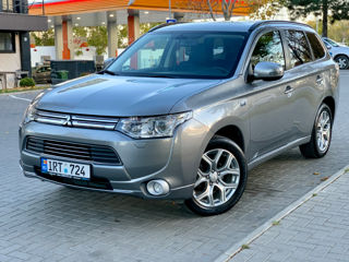 Mitsubishi Outlander foto 4