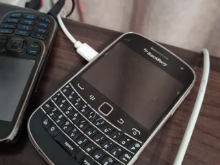 Blackberry 9900.  200 lei