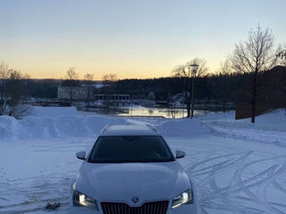 Skoda Superb foto 4